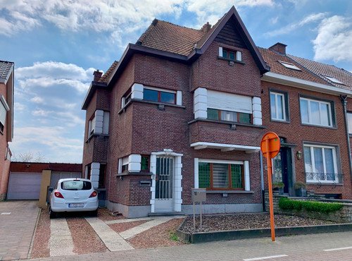 STIJLVOLLE BURGERWONING MET GARAGE - 3 SLAAPKAMERS & TUIN