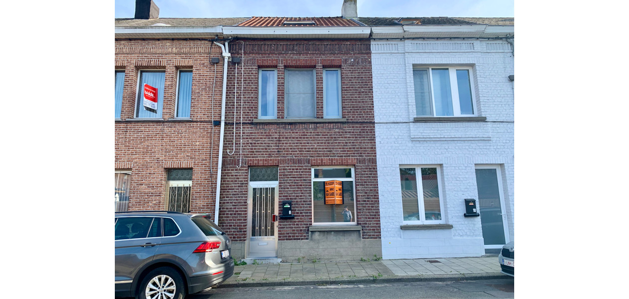 KNUSSE RIJW MET 3 SLAAPKAMERS EN STADSTUINTJE