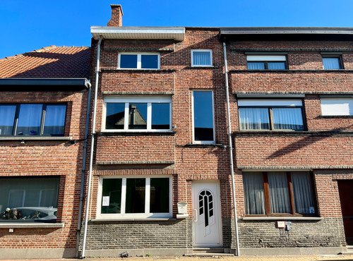 TE RENOVEREN RUIME WONING, MOGELIJKHEID TOT 4 SLAAPKAMERS - STADSTUIN