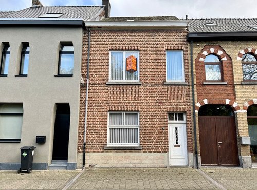 STIJLVOLLE RUIME RW - MOGELIJKHEID TOT 4 SLAAPKAMERS - IMMENSE TUIN - RENOVATIE