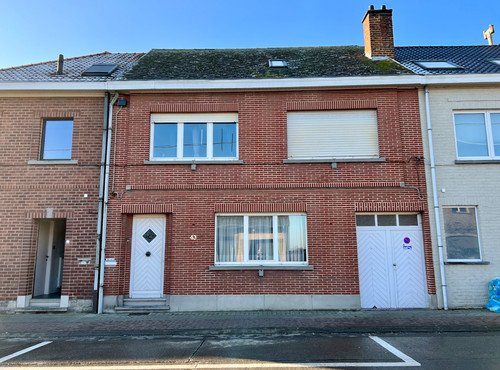 RUIME STIJLVOLLE BURGERWONING - GROTE TUIN - VERDER TE MODERNISEREN NAAR SMAAK