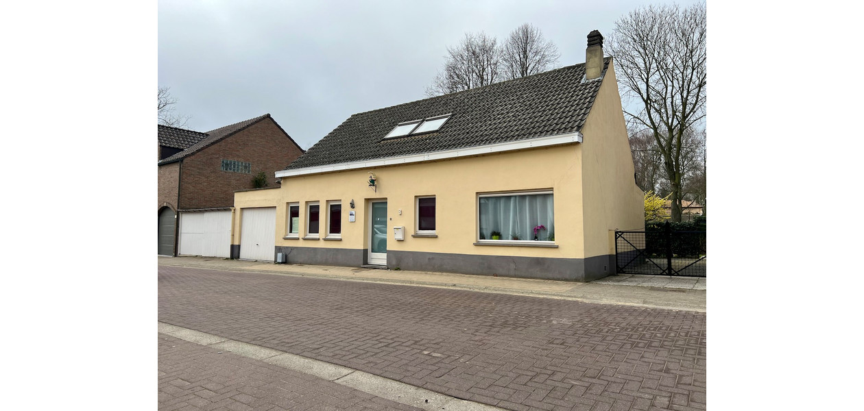 CHARMANTE MAISON AVEC 4 CHAMBRES - JARDIN - GARAGE