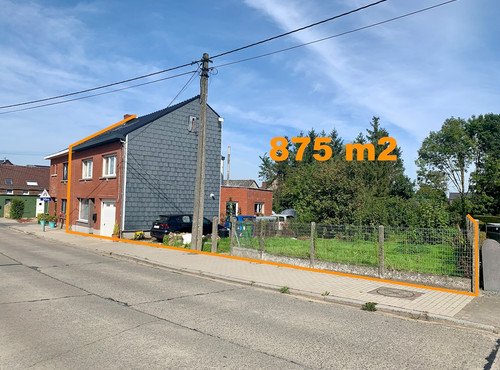 Grotendeels gerenoveerde heel ruime woning op 875 m2. 4 slaapkamers - garage