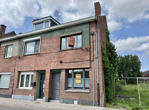 GEZELLIGE FAMILIEWONING MET 3 SLAAPKAMERS & STADTUIN