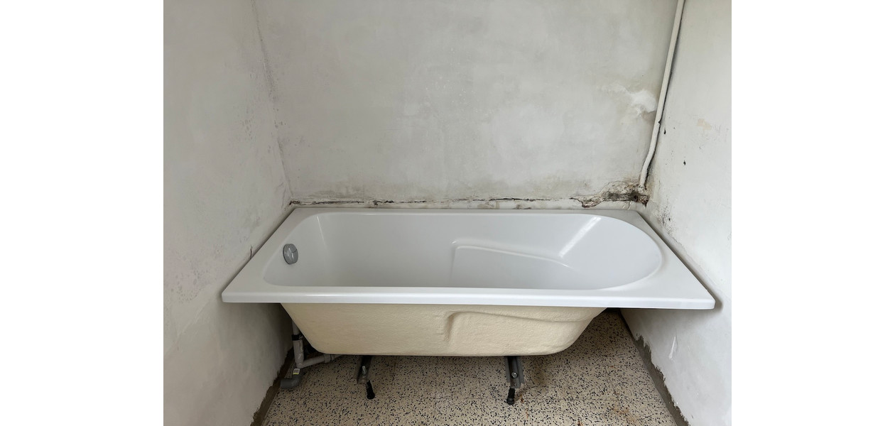 VERDER AF TE WERKEN RUIME RW MET 4 SLAAPKAMERS EN GROTE TUIN IN VOLLE CENTRUM