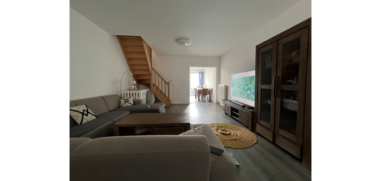 VOLLEDIG EN ULTRA MODERN GERENOVEERDE RW MET 3 SLPKMRS