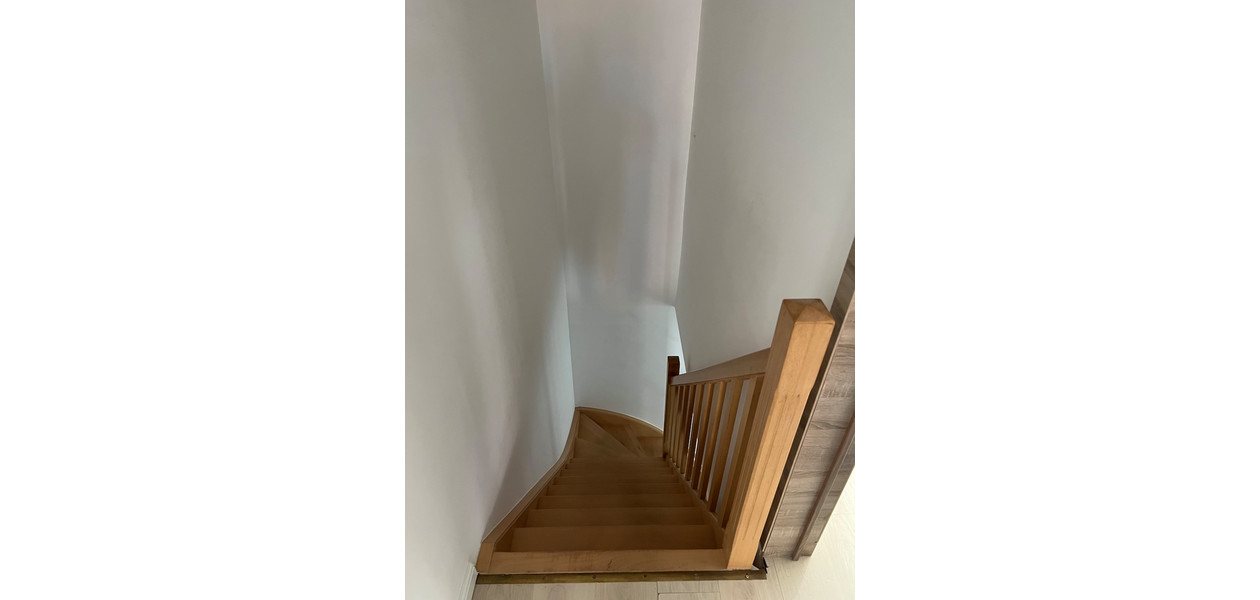 VOLLEDIG EN ULTRA MODERN GERENOVEERDE RW MET 3 SLPKMRS