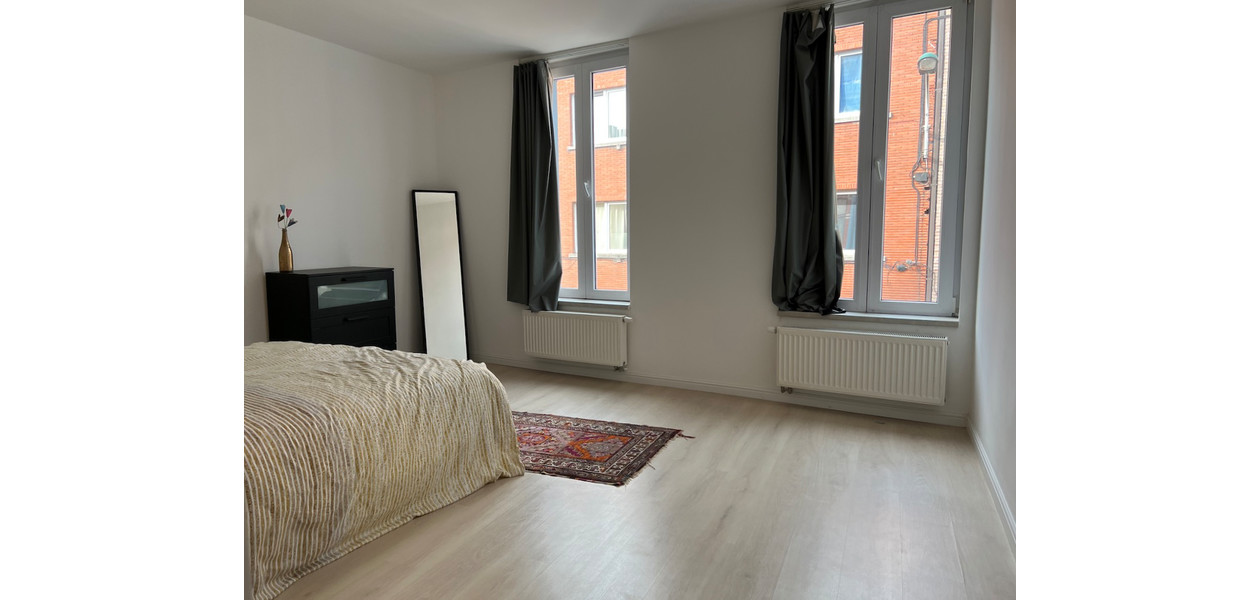 VOLLEDIG EN ULTRA MODERN GERENOVEERDE RW MET 3 SLPKMRS