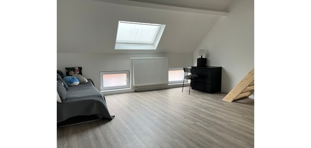VOLLEDIG EN ULTRA MODERN GERENOVEERDE RW MET 3 SLPKMRS