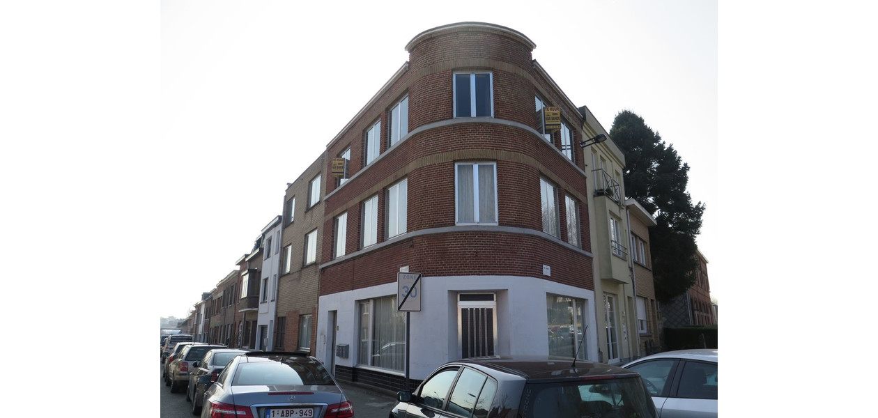 GEZELLIG APPARTEMENT, GROTE LEEFRUIMTE, VEEL LICHTINVAL