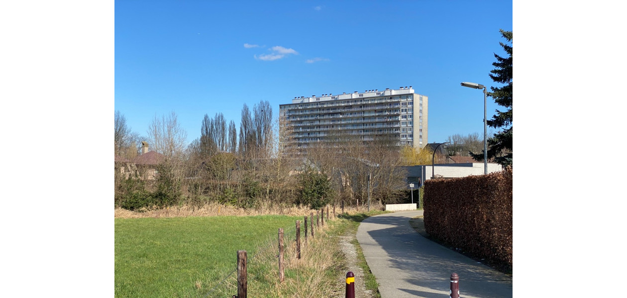 VERNIEUWD APPARTEMENT MET 3 SLAAPKAMERS. UNIEKE PANORAMA'S