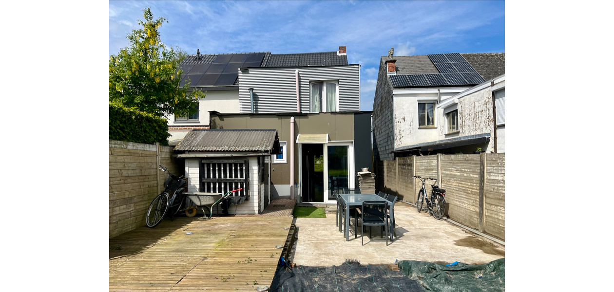 MAISON À RAFRAÎCHIR AVEC 4 CHAMBRES JARDIN ET ENTRÉE LATÉRAL