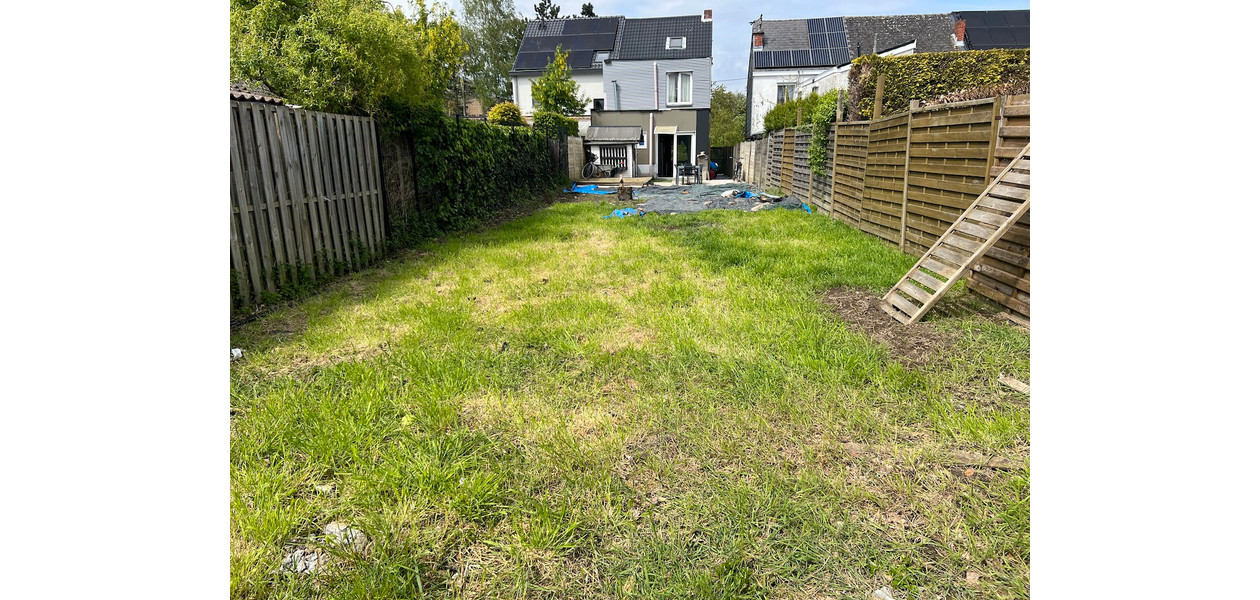 MAISON À RAFRAÎCHIR AVEC 4 CHAMBRES JARDIN ET ENTRÉE LATÉRAL