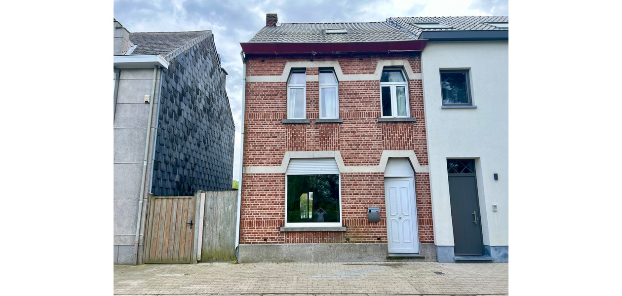 MAISON À RAFRAÎCHIR AVEC 4 CHAMBRES JARDIN ET ENTRÉE LATÉRAL