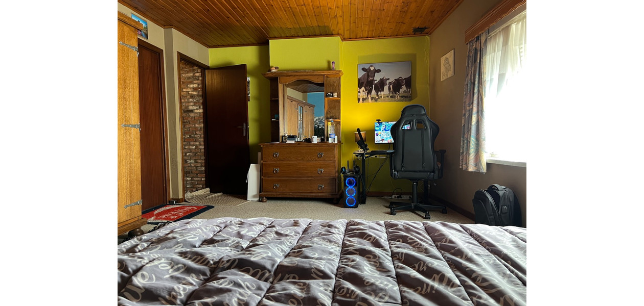 MAISON FAMILIALE CONFORTABLE AU CENTRE, JARDIN AVEC ACCÈS SÉPARÉ 