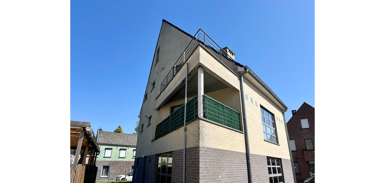 APPART MODERNE, SPACIEUX ET LUMINEUX AVEC TERRASSE ET PARKING