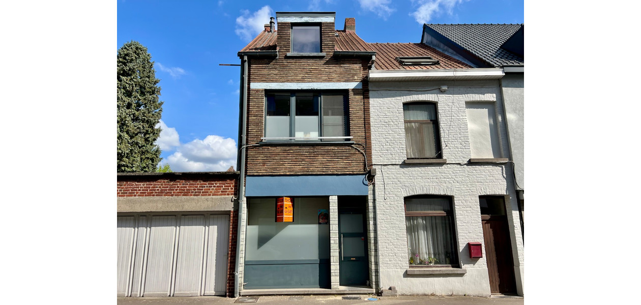 MAISON FAMILIALE CONFORTABLE EN PLEIN CENTRE-VILLE