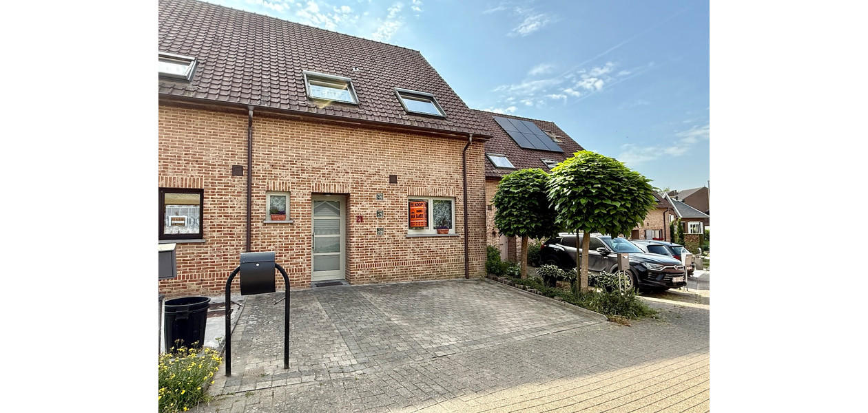PRACHTIGE GEZINSWONING IN KINDVRIENDELIJKE RUSTIGE BUURT
