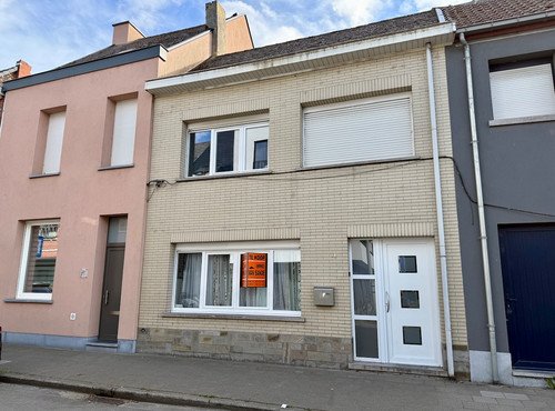 MAISON FAMILIALE TRÈS SPACIEUSE AVEC 4 CHAMBRES ET JARDIN