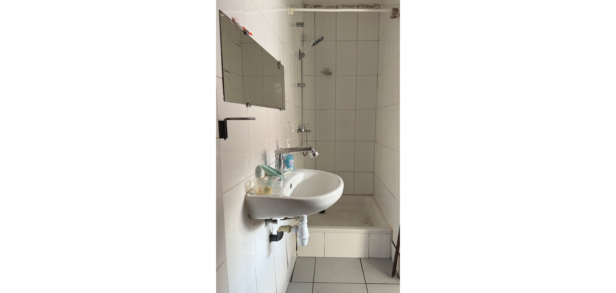 HEEL RUIME FAMILIALE WONING MET 4 SLPKMRS EN TUIN