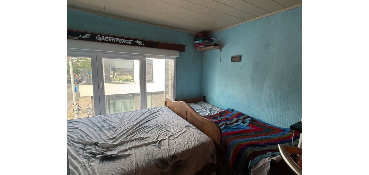 HEEL RUIME FAMILIALE WONING MET 4 SLPKMRS EN TUIN