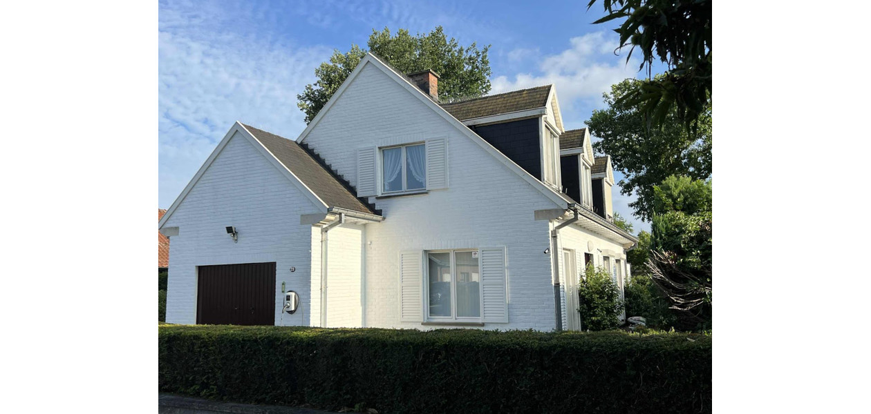 VILLA SITUÉE UNIQUE SUR CA 9 ARES, 4 CHAMBRES - GARAGE - AU CALME