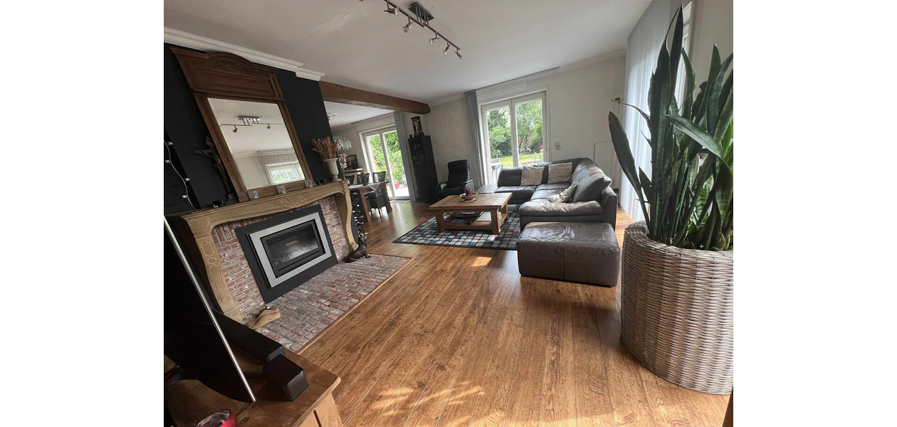 VILLA SITUÉE UNIQUE SUR CA 9 ARES, 4 CHAMBRES - GARAGE - AU CALME