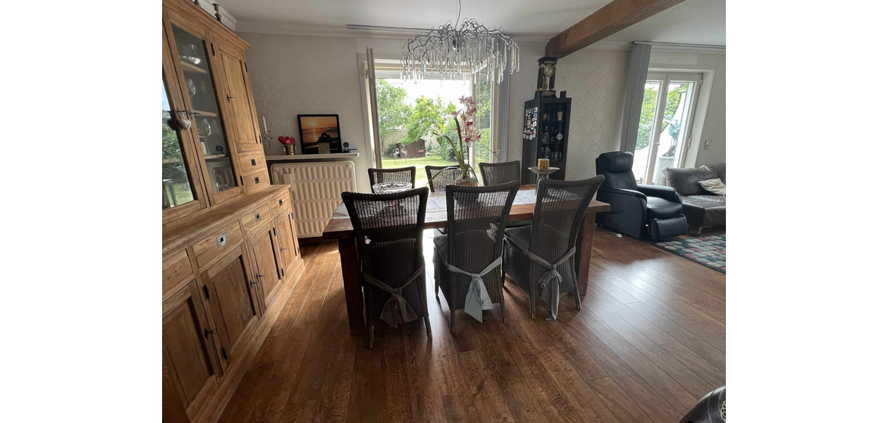 VILLA SITUÉE UNIQUE SUR CA 9 ARES, 4 CHAMBRES - GARAGE - AU CALME