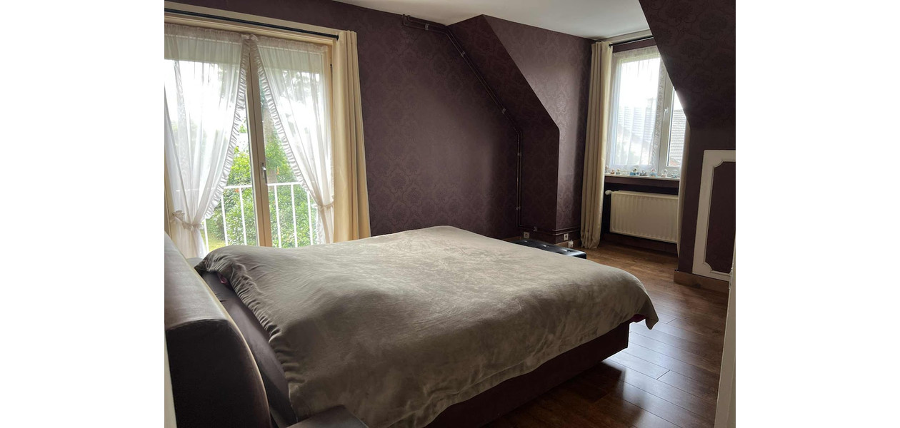 VILLA SITUÉE UNIQUE SUR CA 9 ARES, 4 CHAMBRES - GARAGE - AU CALME