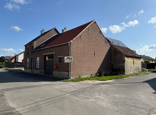 MAISON DE CAMPAGNE À RÉNOVER AVEC DES POSSIBILITÉS INFINIES