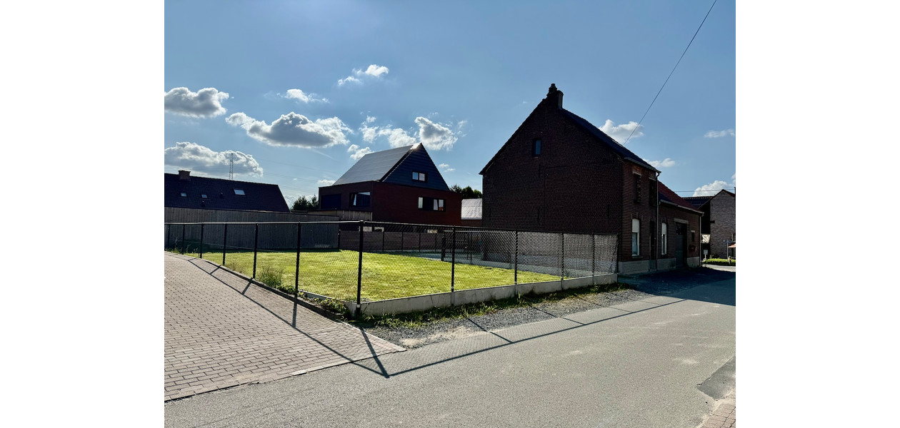 MAISON DE CAMPAGNE À RÉNOVER AVEC DES POSSIBILITÉS INFINIES