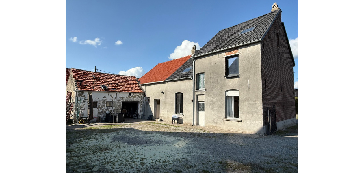 MAISON DE CAMPAGNE À RÉNOVER AVEC DES POSSIBILITÉS INFINIES