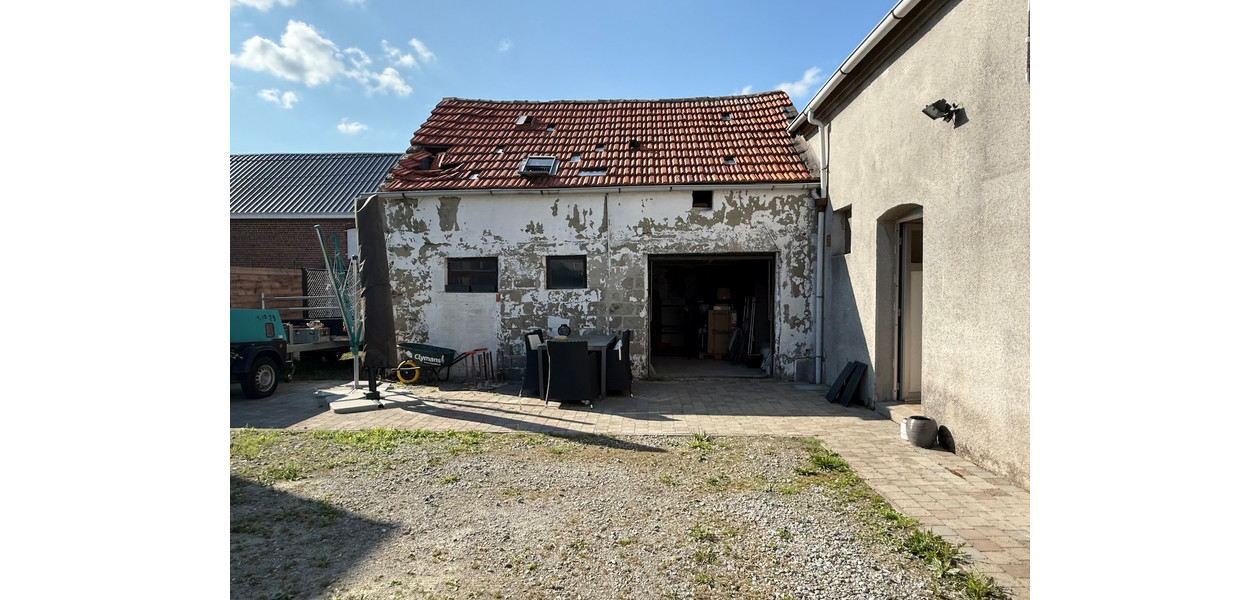 MAISON DE CAMPAGNE À RÉNOVER AVEC DES POSSIBILITÉS INFINIES