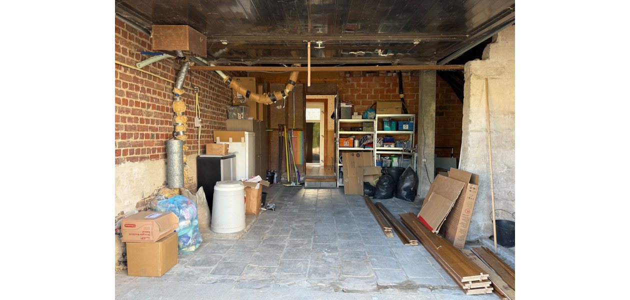 MAISON DE CAMPAGNE À RÉNOVER AVEC DES POSSIBILITÉS INFINIES