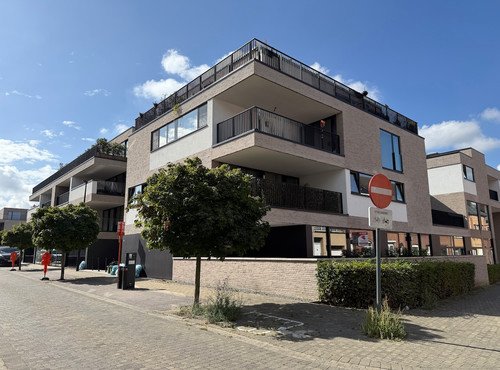 APPARTEMENT RÉCENT AVEC 2 CHAMBRES, 2 SALLES DE BAINS, GRANDE TERRASSE