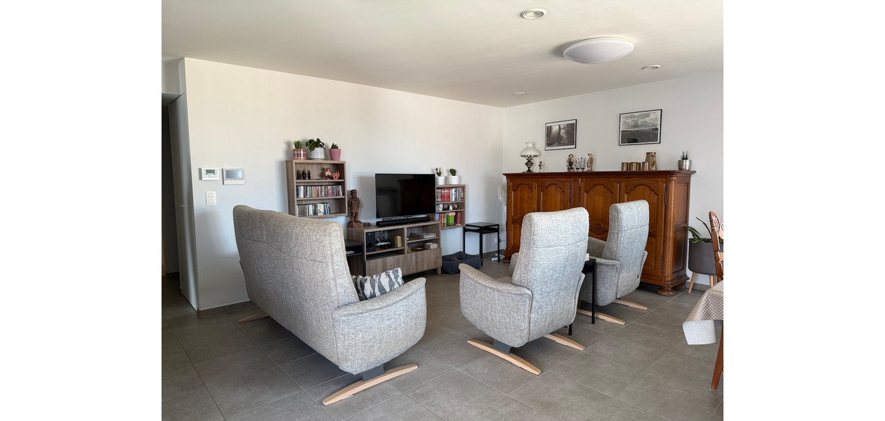 RECENT APP MET 2 SLPKMRS, 2 BADKMRS EN GROOT TERRAS