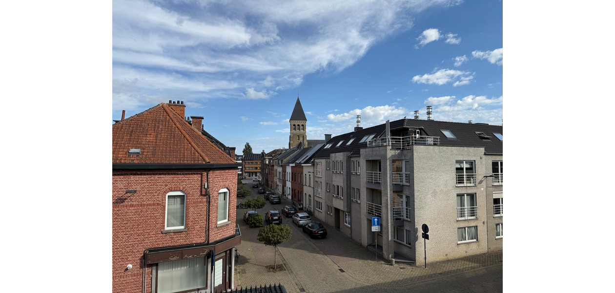 RECENT APP MET 2 SLPKMRS, 2 BADKMRS EN GROOT TERRAS