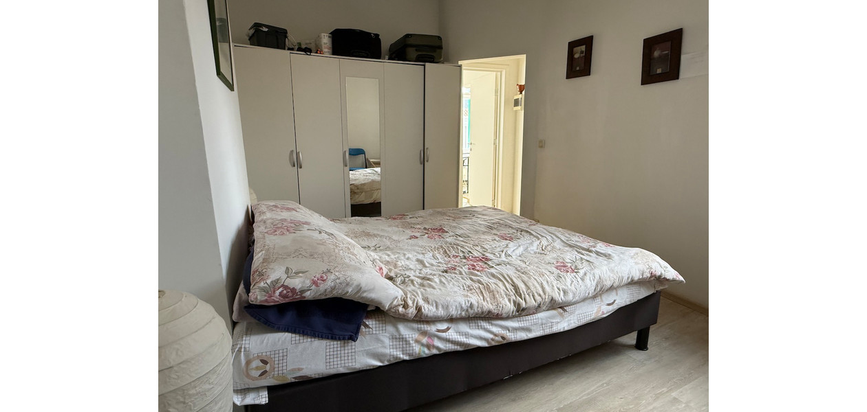 RUIME LICHTRIJKE FLAT IN VOLLE CENTRUM VAN BRUSSEL . INSTAPKLAAR / DIRECT VERHUURBAAR