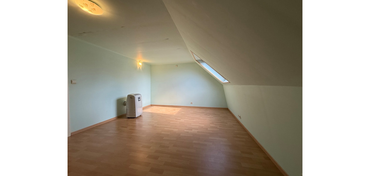 RUIME DUPLEX MET 4 SLAAPKAMERS & TERRAS