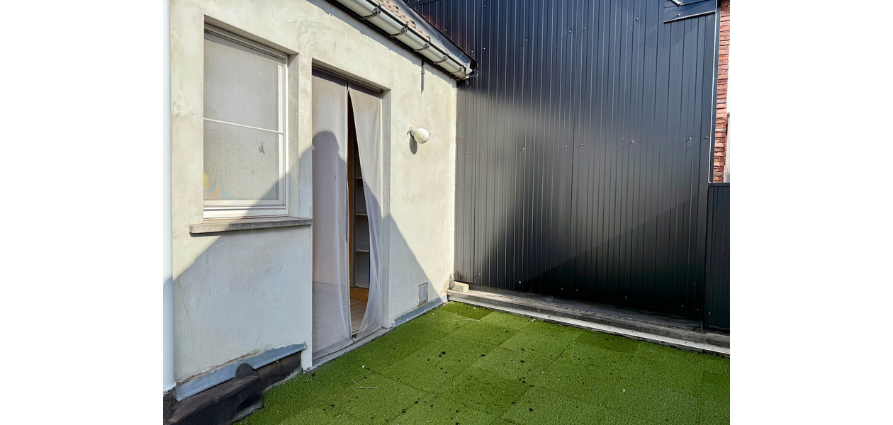 RUIME DUPLEX MET 4 SLAAPKAMERS & TERRAS