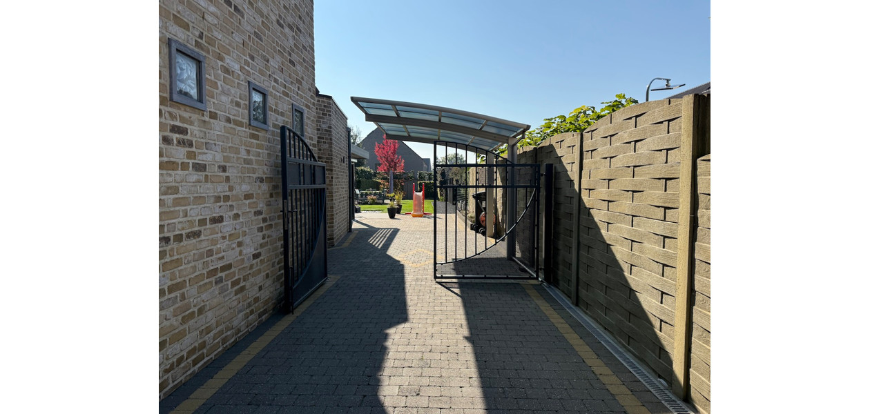 UITERST RUSTIG EN RESIDENTIEEL HOB MET 4 SLAAPKAMERS, GARAGE EN PRACHTIGE TUIN