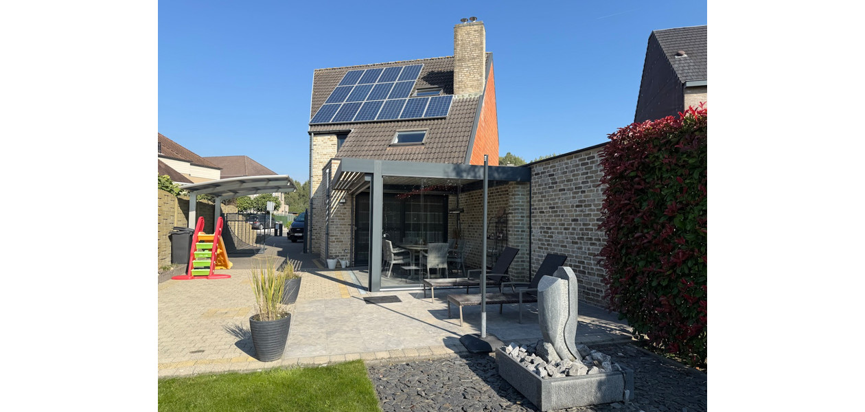 UITERST RUSTIG EN RESIDENTIEEL HOB MET 4 SLAAPKAMERS, GARAGE EN PRACHTIGE TUIN