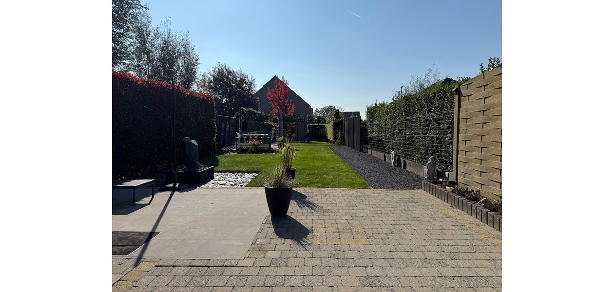 UITERST RUSTIG EN RESIDENTIEEL HOB MET 4 SLAAPKAMERS, GARAGE EN PRACHTIGE TUIN