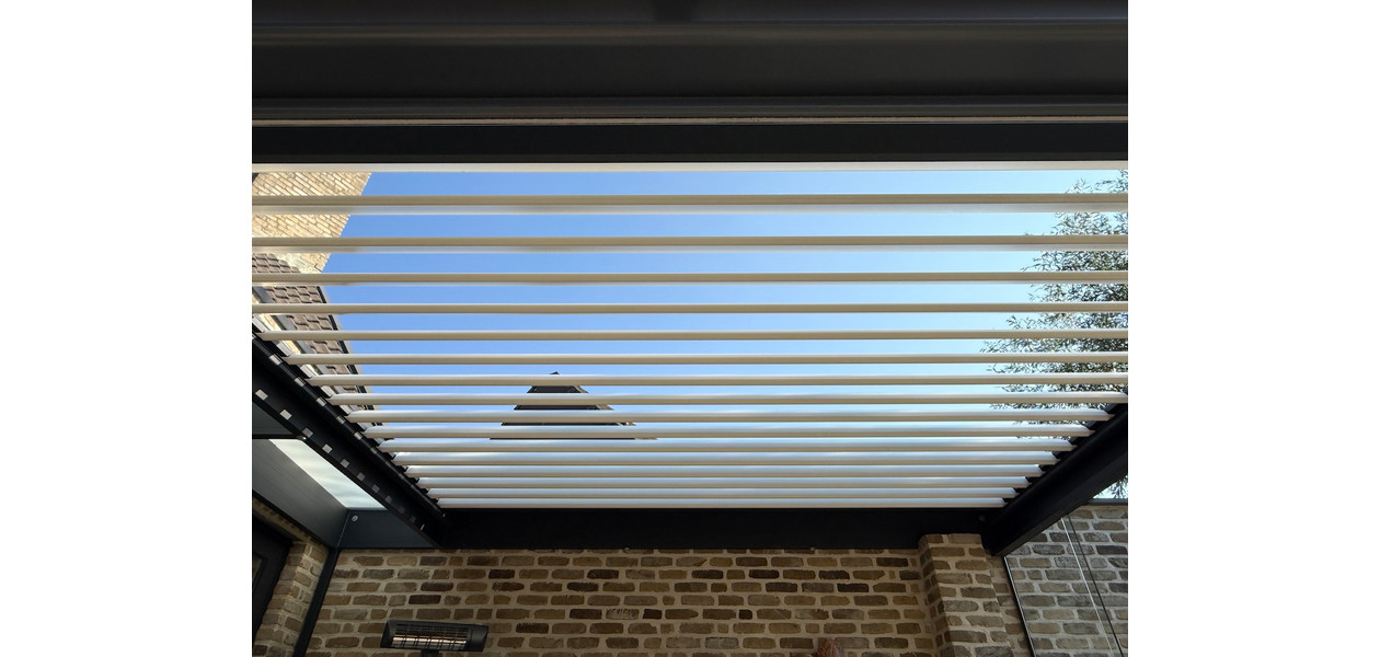 UITERST RUSTIG EN RESIDENTIEEL HOB MET 4 SLAAPKAMERS, GARAGE EN PRACHTIGE TUIN