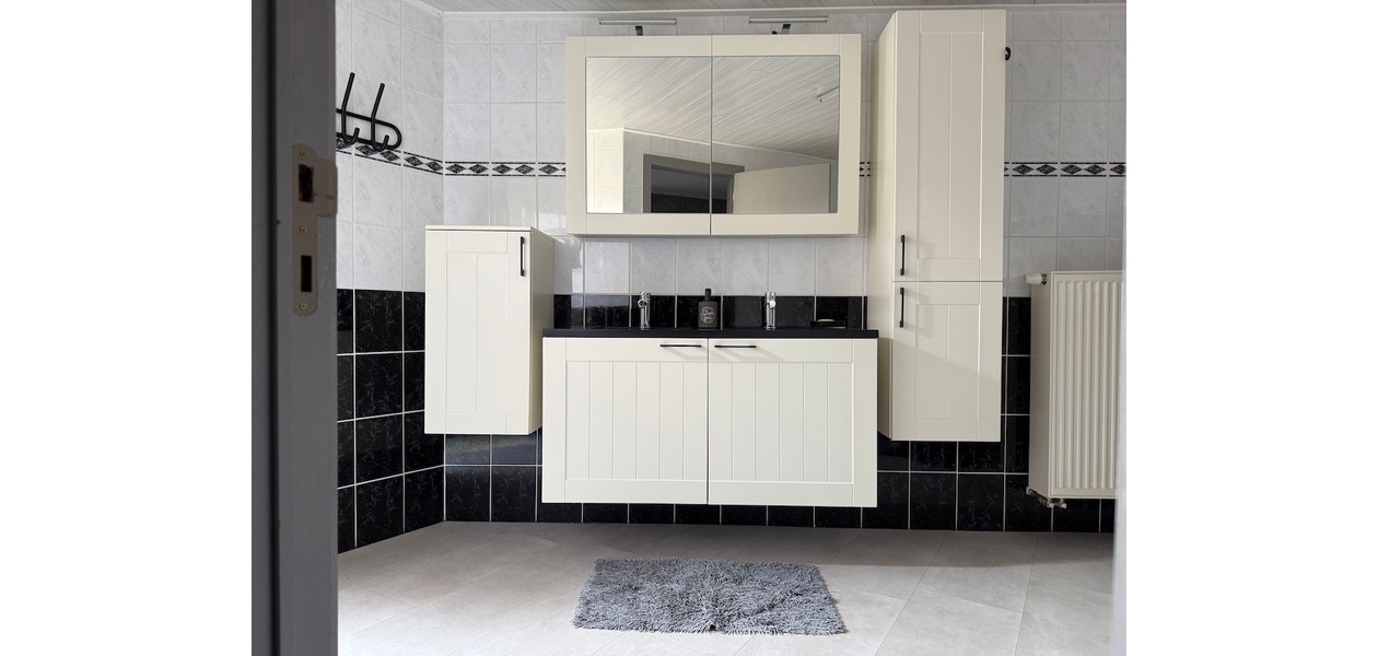 UITERST RUSTIG EN RESIDENTIEEL HOB MET 4 SLAAPKAMERS, GARAGE EN PRACHTIGE TUIN