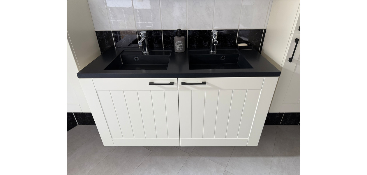 UITERST RUSTIG EN RESIDENTIEEL HOB MET 4 SLAAPKAMERS, GARAGE EN PRACHTIGE TUIN