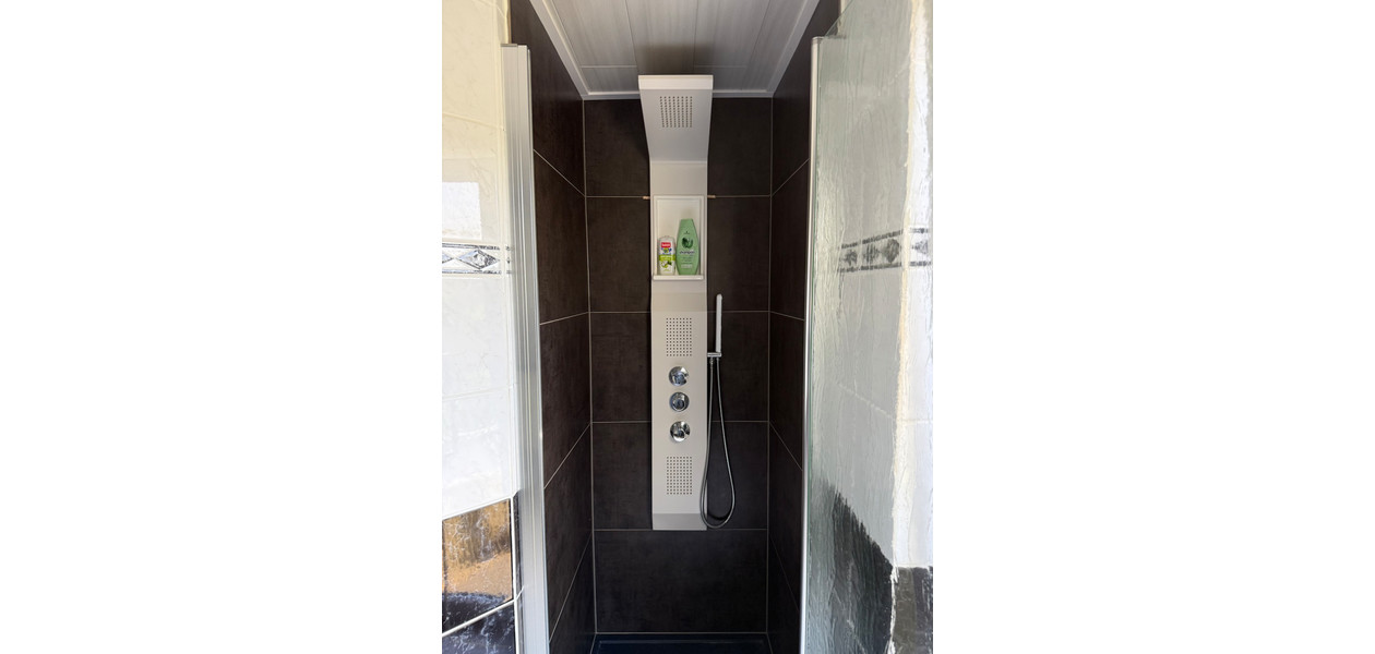 UITERST RUSTIG EN RESIDENTIEEL HOB MET 4 SLAAPKAMERS, GARAGE EN PRACHTIGE TUIN