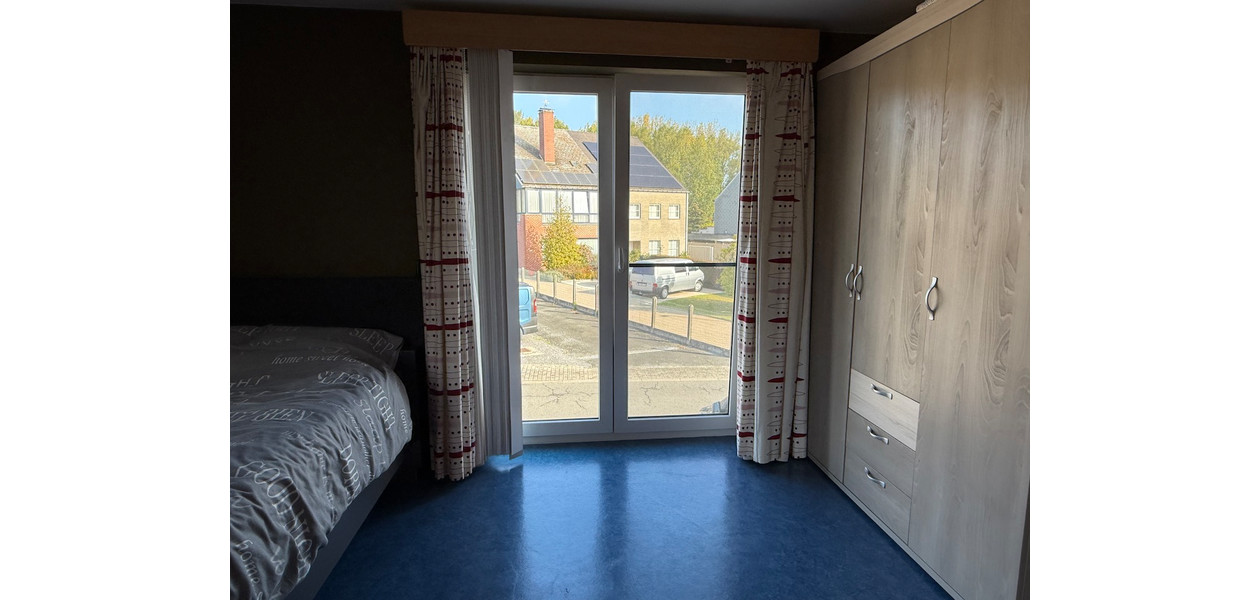 UITERST RUSTIG EN RESIDENTIEEL HOB MET 4 SLAAPKAMERS, GARAGE EN PRACHTIGE TUIN