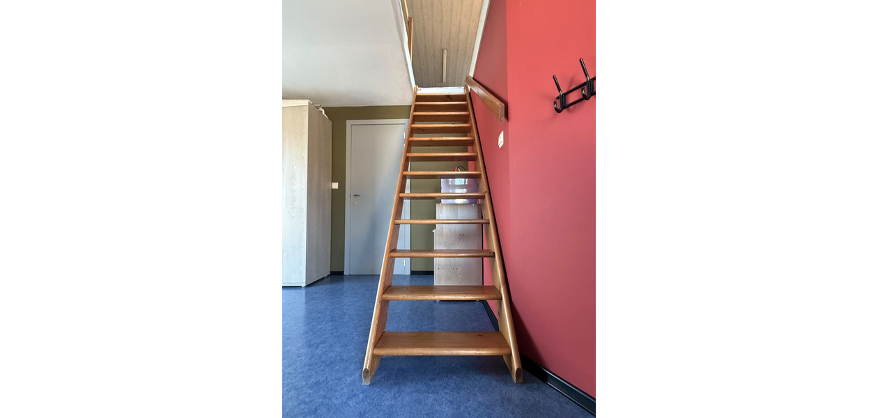 UITERST RUSTIG EN RESIDENTIEEL HOB MET 4 SLAAPKAMERS, GARAGE EN PRACHTIGE TUIN