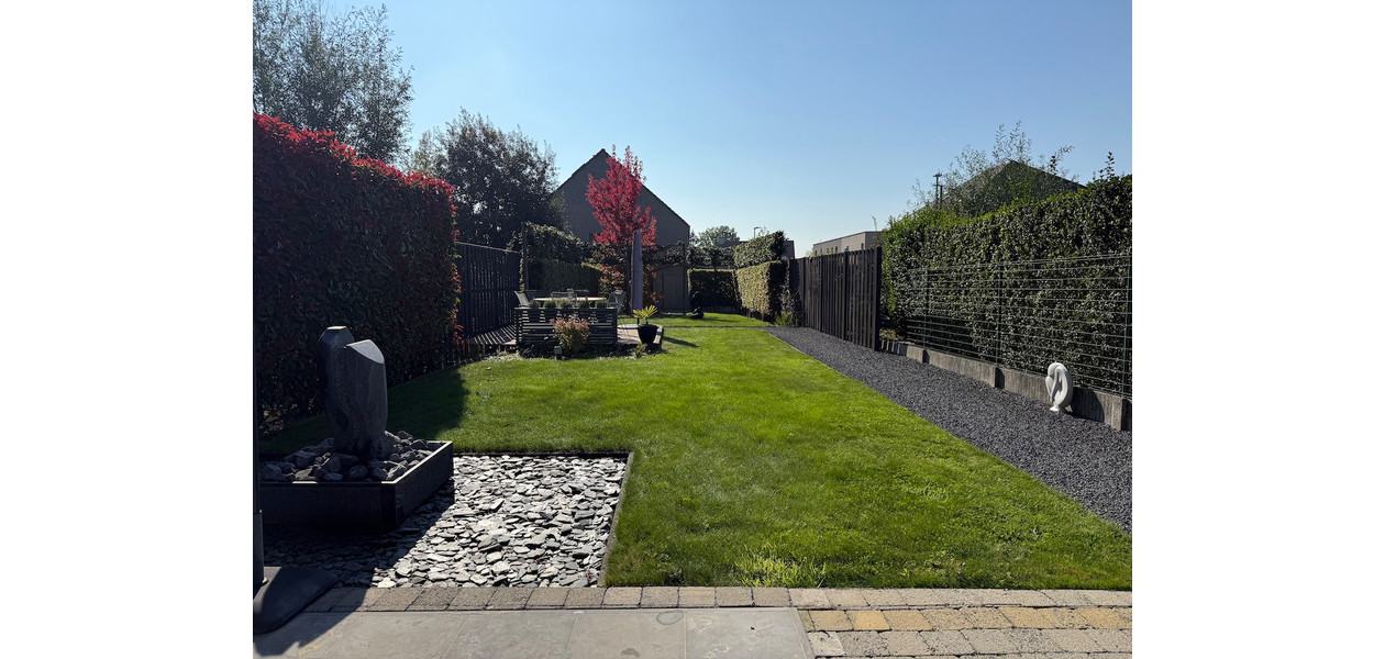 UITERST RUSTIG EN RESIDENTIEEL HOB MET 4 SLAAPKAMERS, GARAGE EN PRACHTIGE TUIN